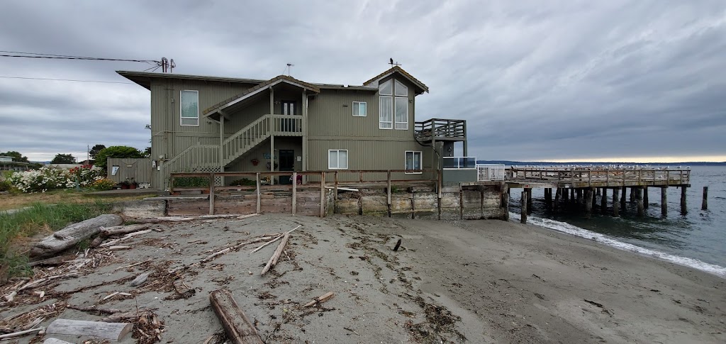 Bush Point Wharf B & B | 229 E Spyglass Dr, Freeland, WA 98249, USA | Phone: (360) 331-0405