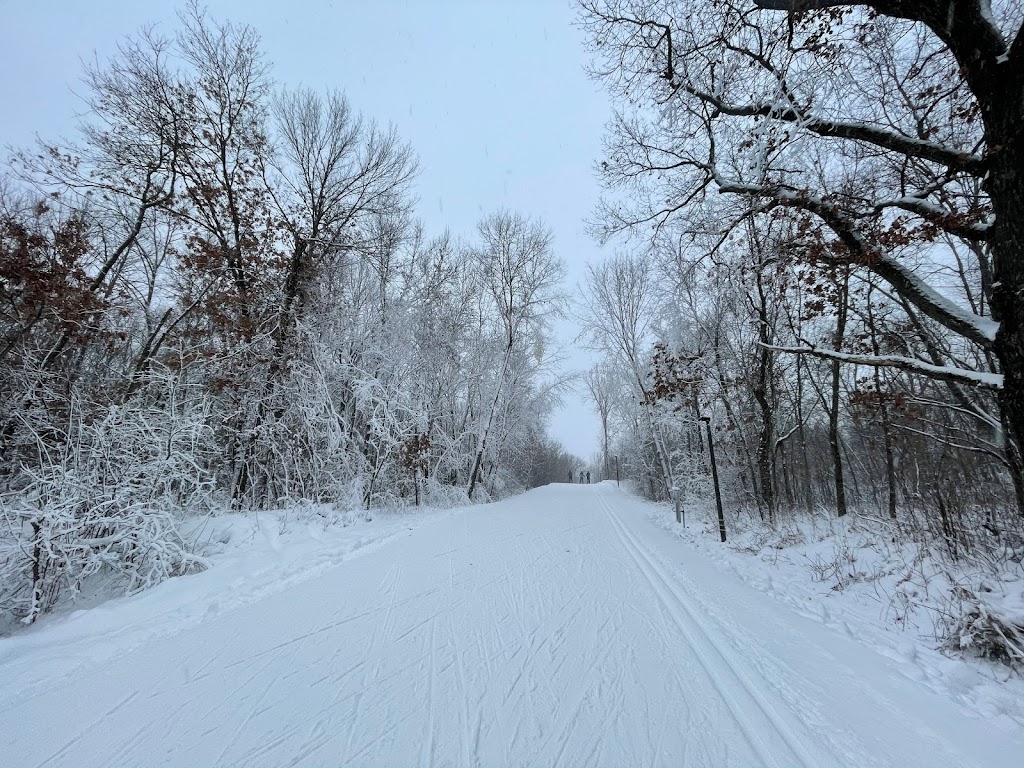 Hyland Lake Park Reserve Visitor Center | 10145 E Bush Lake Rd, Bloomington, MN 55438, USA | Phone: (763) 694-7687