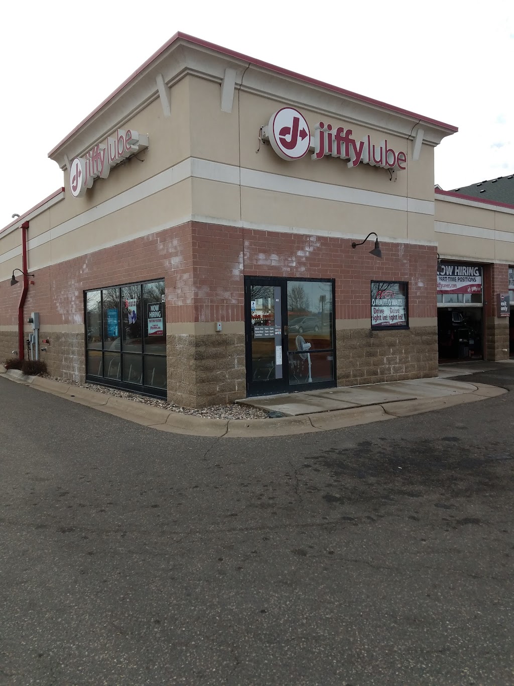 Jiffy Lube | 40 19th St SW, Forest Lake, MN 55025 | Phone: (651) 982-9882