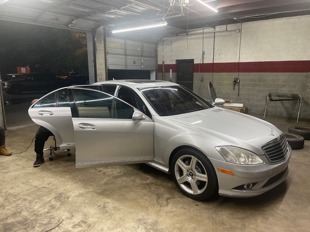 Black Optix Tint | 2047 Silas Creek Pkwy, Winston-Salem, NC 27103, USA | Phone: (336) 727-3945