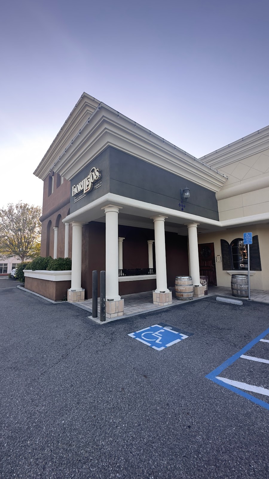 Fiorillos Restaurant and Banquet Facilities | 638 El Camino Real, Santa Clara, CA 95050, USA | Phone: (408) 984-0414