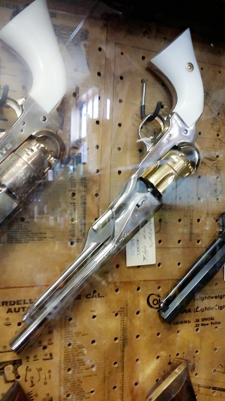 Castello Gun Shop | 2279 Lincoln Ave, San Jose, CA 95125, USA | Phone: (408) 264-6212