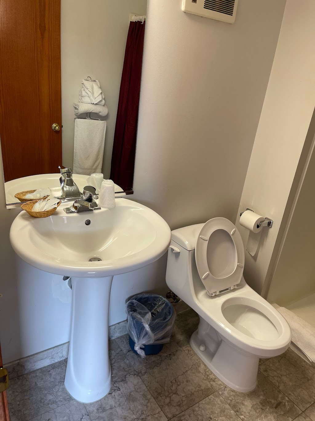 VIBE INN - WHIRLPOOL SUITES | 7307 Ogden Ave, Lyons, IL 60534, USA | Phone: (708) 442-5120