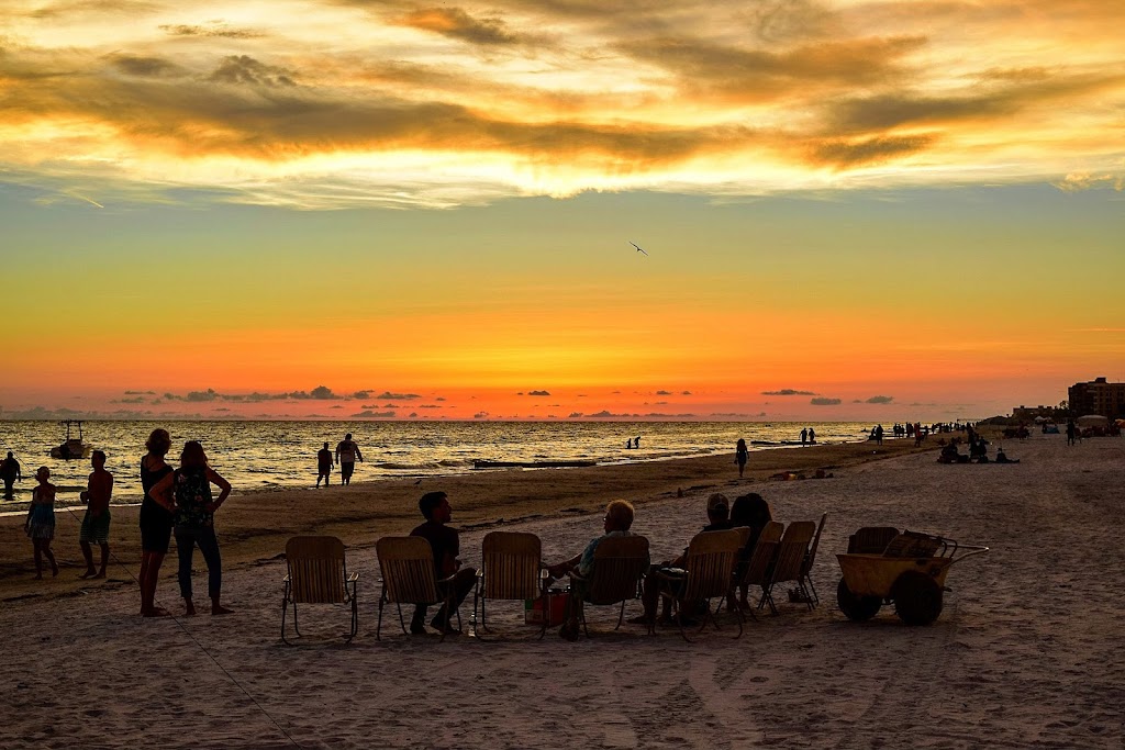 Commodore Beach Club Condo | 13536 Gulf Blvd, Madeira Beach, FL 33708, USA | Phone: (727) 392-2213