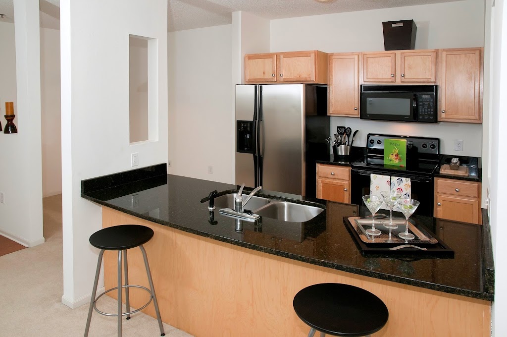 Riverview at Upper Landing Apartments | 400 Spring St, St Paul, MN 55102, USA | Phone: (651) 228-9800