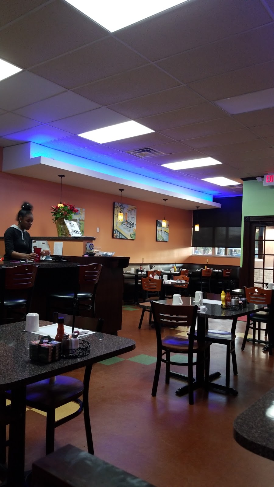 Livonia breakfast club | 17162 Farmington Rd, Livonia, MI 48152, USA | Phone: (734) 469-4103