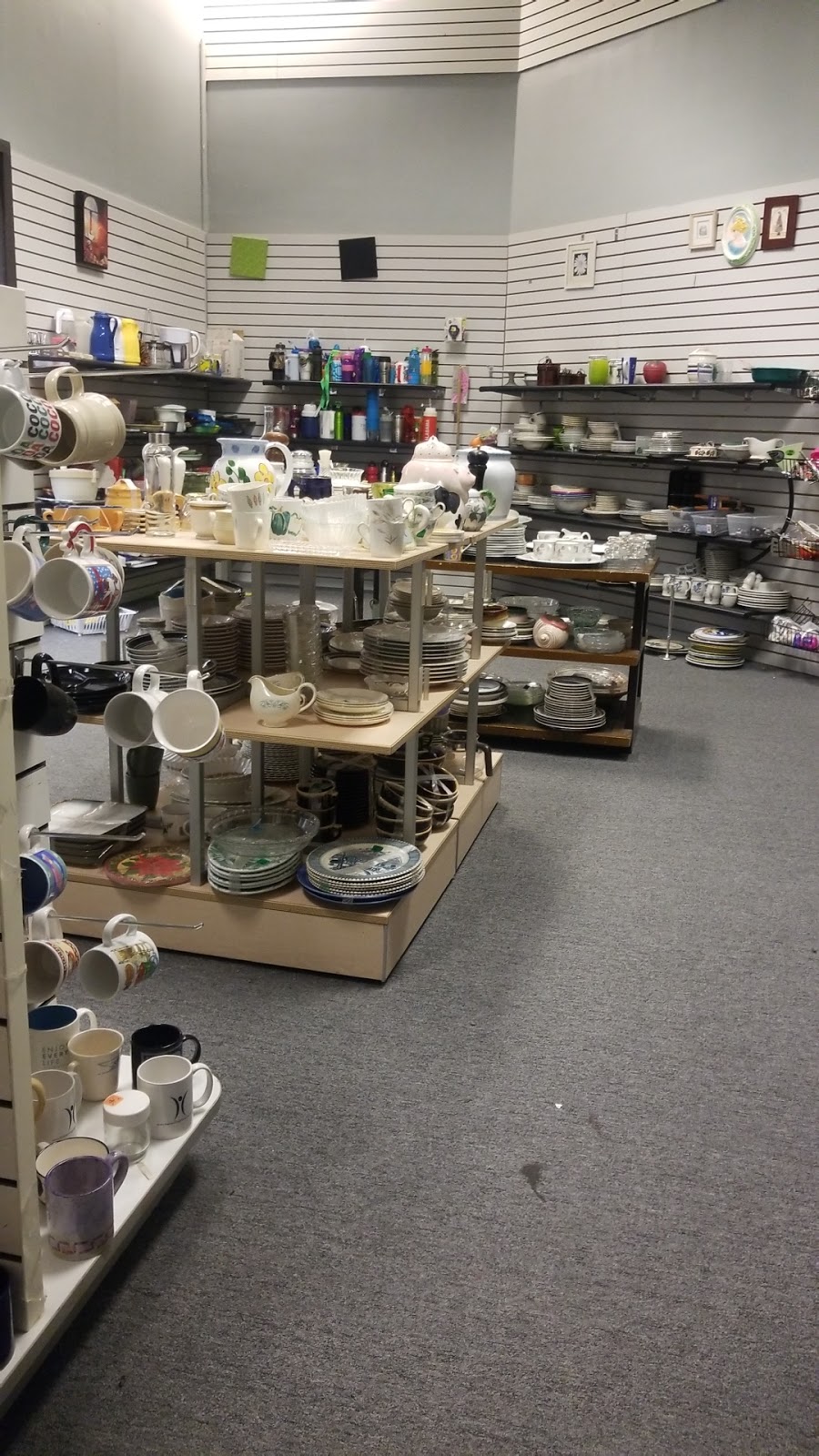 Lovelady Thrift Store | 2402 Old Springville Rd, Center Point, AL 35215, USA | Phone: (205) 951-9230