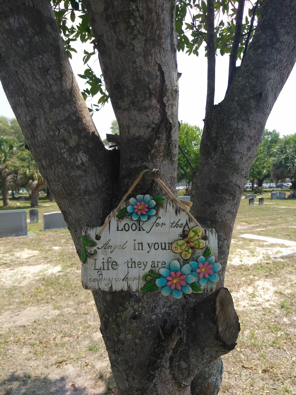 Lincoln Cemetery | 600 58th St S, St. Petersburg, FL 33707, USA | Phone: (727) 280-6635