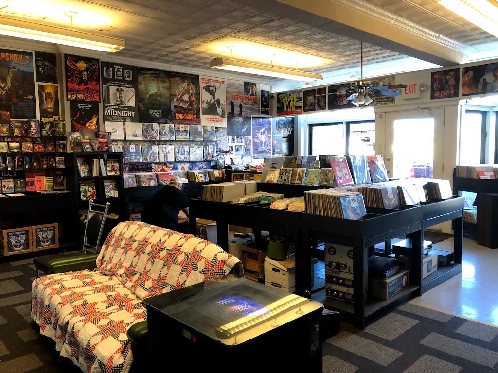 The Record Space | 8716 Gravois Rd, St. Louis, MO 63123, USA | Phone: (314) 437-2727