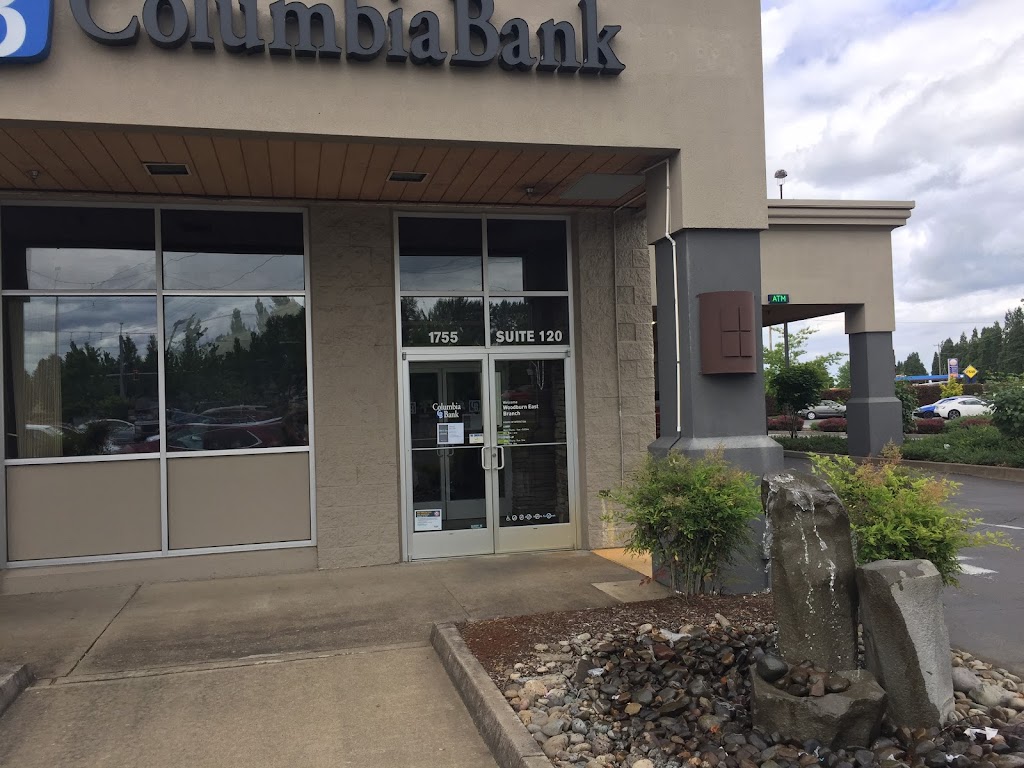 Umpqua Bank | 1755 Mt Hood Ave #120, Woodburn, OR 97071, USA | Phone: (503) 981-8365