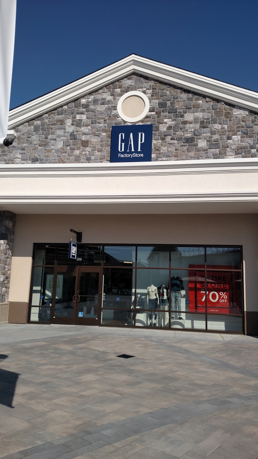 Gap Factory | 1600 Premium Outlets Blvd #500, Norfolk, VA 23502, USA | Phone: (757) 447-9489