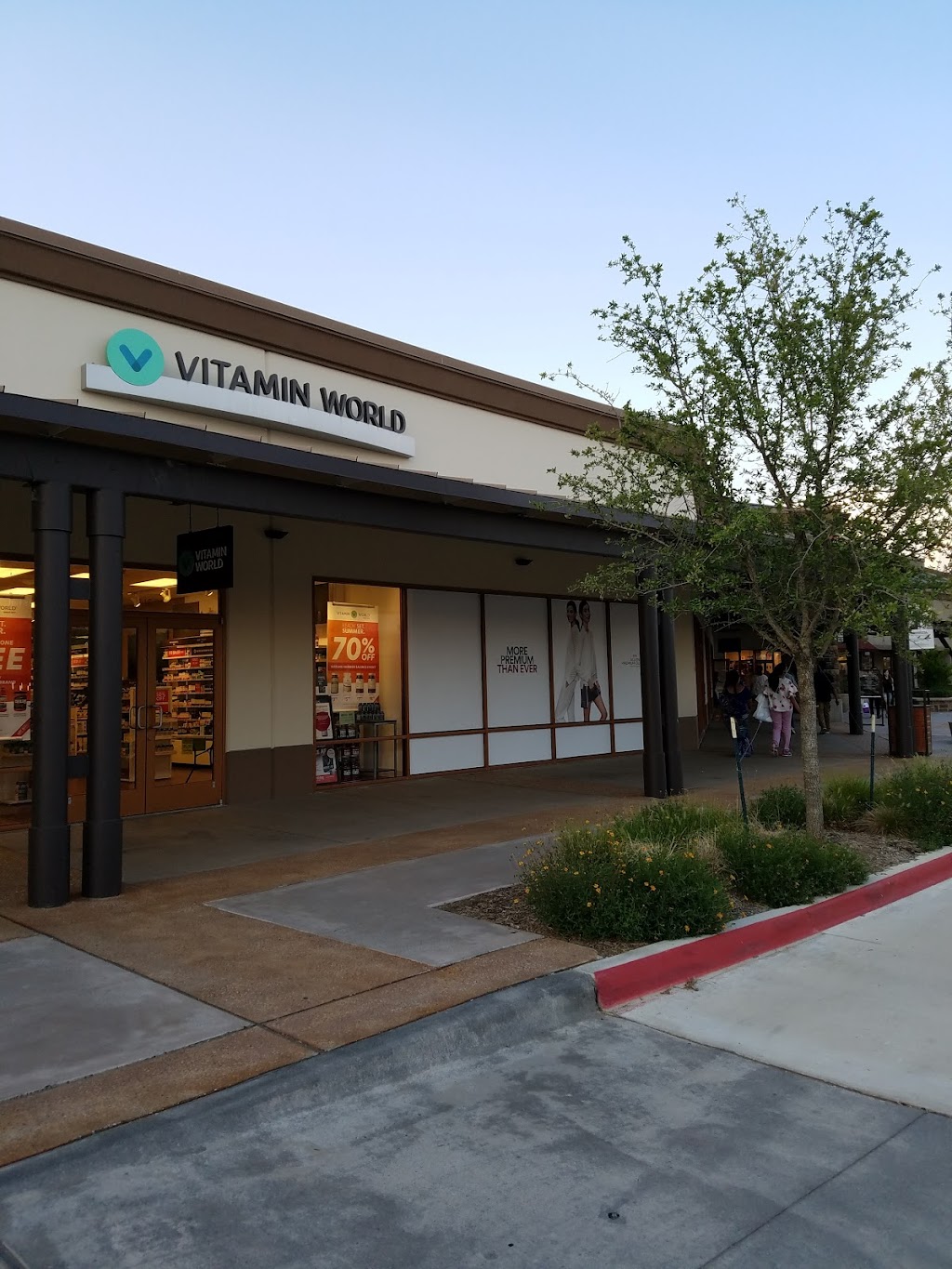 Vitamin World | 820 W Stacy Rd, Allen, TX 75013, USA | Phone: (972) 678-1124