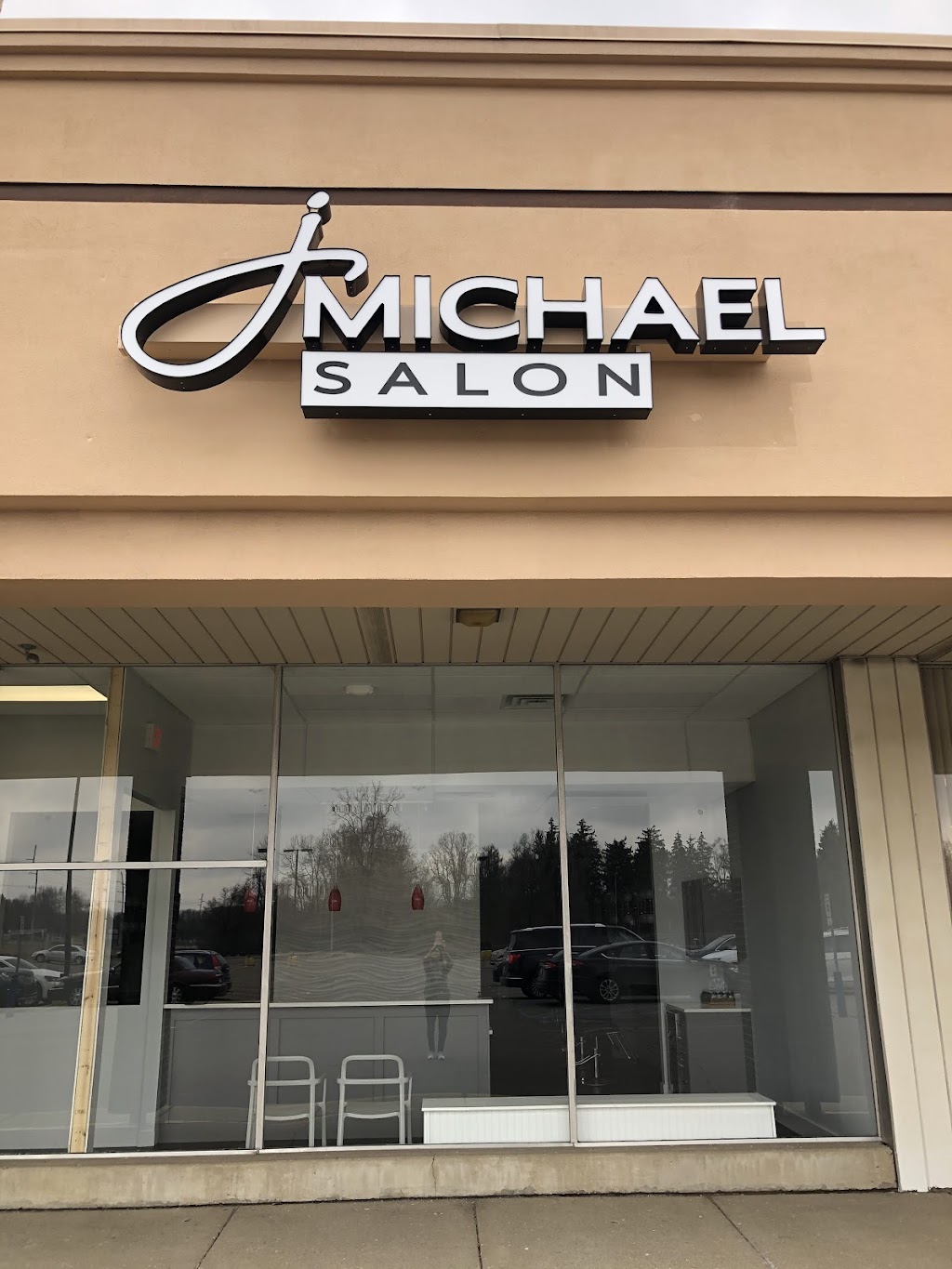 J Michael Salon | 37270 Five Mile Rd, Livonia, MI 48154, USA | Phone: (734) 422-9912