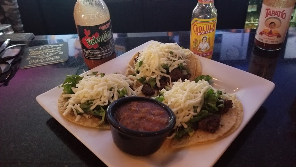 Cesars Sports Bar and Grill | 185 E Lake St, Bloomingdale, IL 60108, USA | Phone: (630) 582-2006
