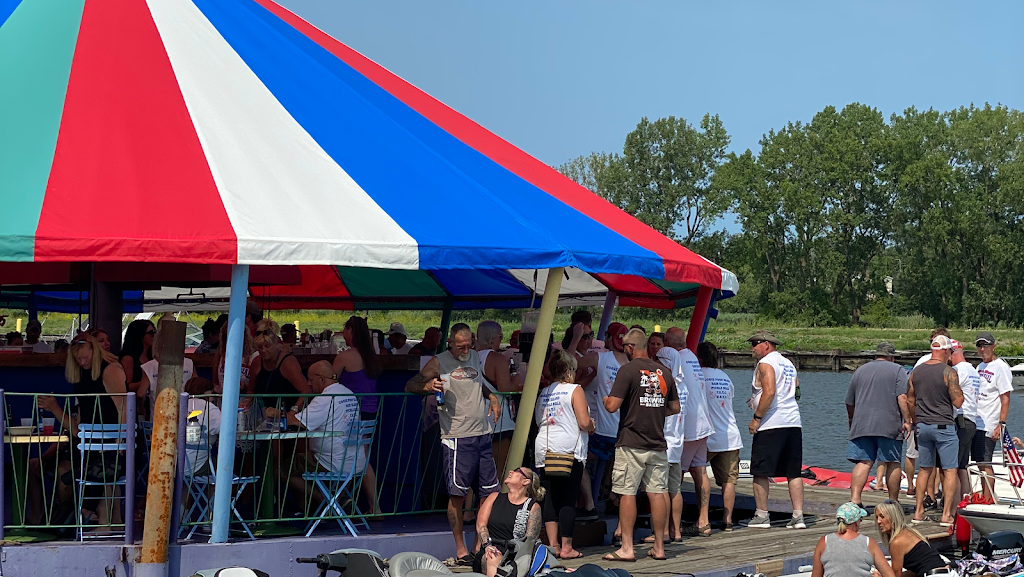 Pickle Bill's Lobster House in 101 River St, Grand River, OH 44045, USA