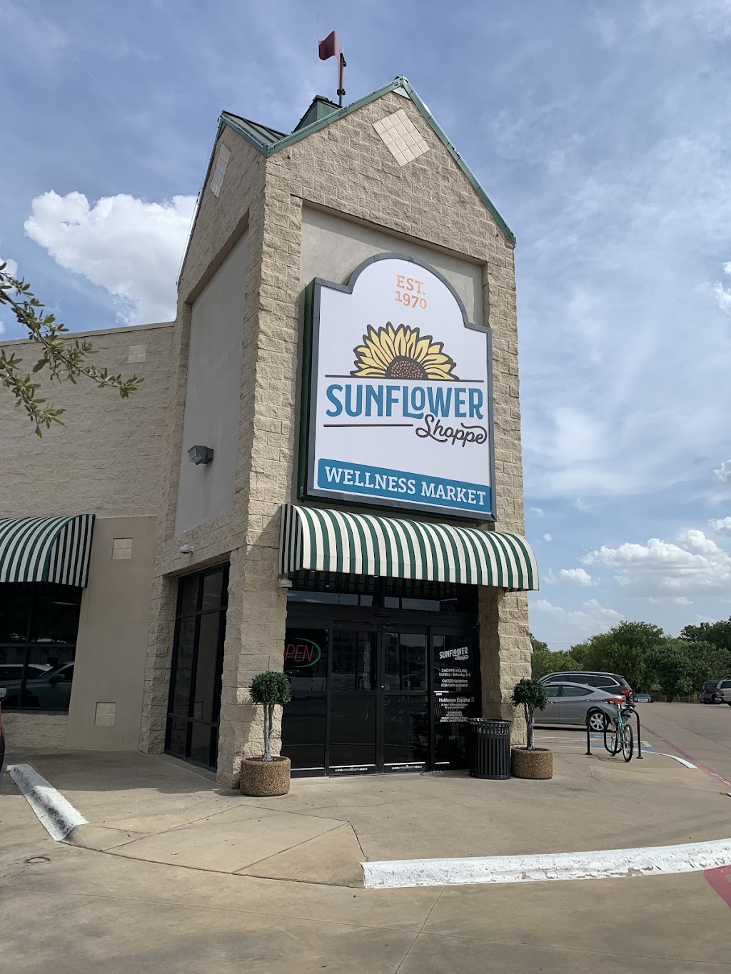 Sunflower Shoppe Wellness Market | 5817 Curzon Ave, Fort Worth, TX 76107, USA | Phone: (817) 738-9051
