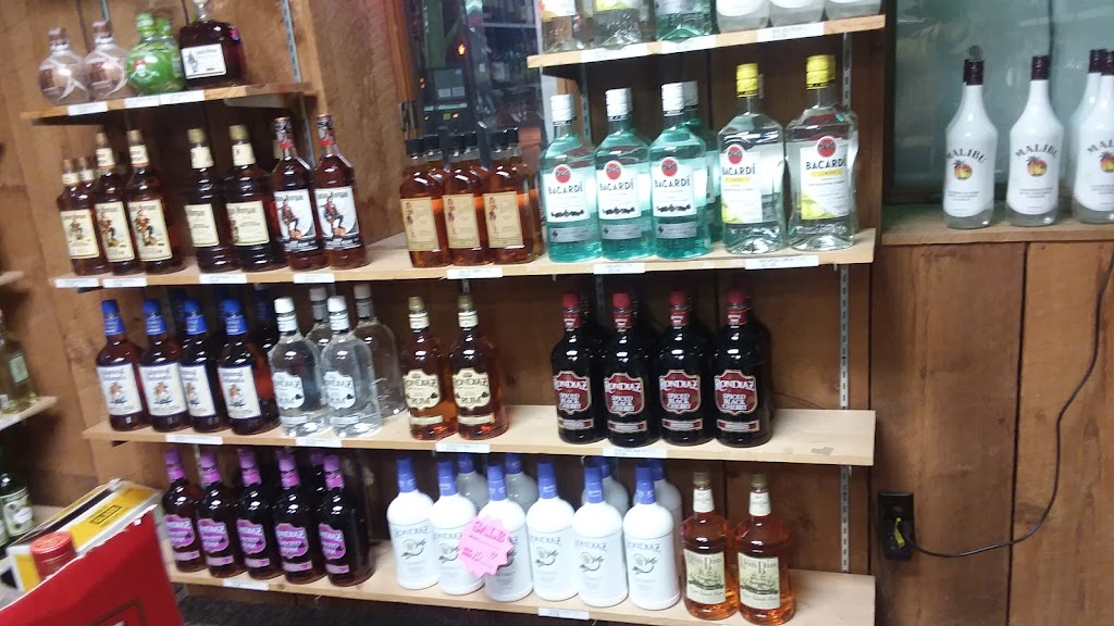 Village discount liquor | 469 W Main St, Ellsworth, WI 54011, USA | Phone: (715) 941-5044