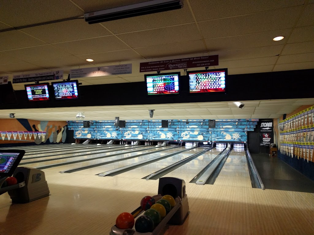 St Croix Lanes | 1153 St Croix St, River Falls, WI 54022, USA | Phone: (715) 425-2228