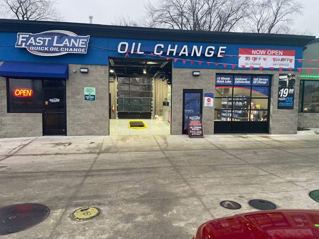 Fast Lane Oil Change - Detroit | 17151 Eight Mile Rd, Detroit, MI 48235, USA | Phone: (313) 635-5174