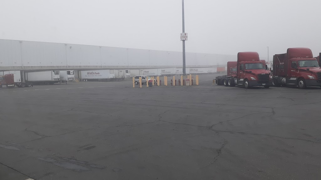 WinCo Foods Distribution Center Warehouse | 4400 Crows Landing Rd, Modesto, CA 95358, USA | Phone: (209) 537-1444