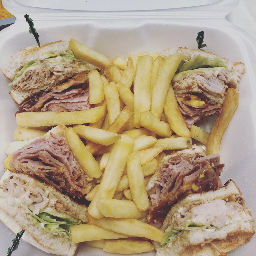 Maws Sandwich & Snack Shop | 39570 LA-23, Buras, LA 70041, USA | Phone: (504) 534-7511