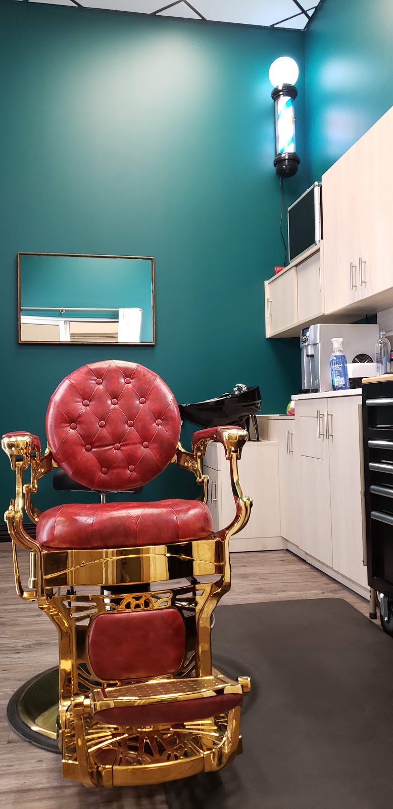 Timz Barber Suite | 1773 E Capitol Expy Suite 305, San Jose, CA 95121, USA | Phone: (408) 509-3891