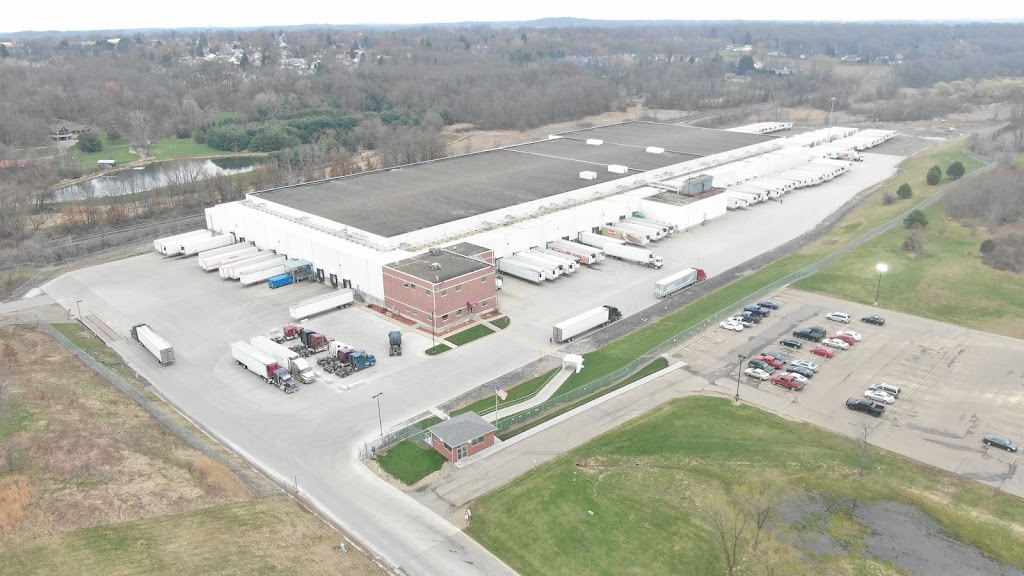 Americold Logistics Cloverleaf Massillon | 950 Cloverleaf St SE, Massillon, OH 44646, USA | Phone: (330) 833-9870