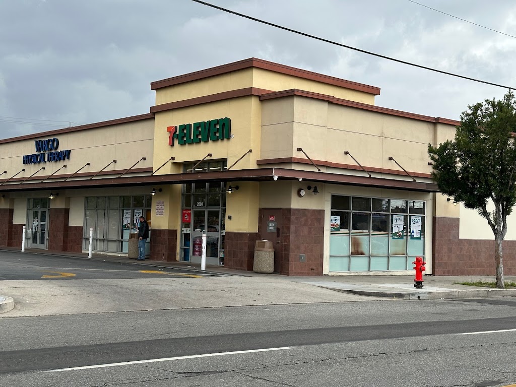 7-Eleven | 2000 N Hollywood Way, Burbank, CA 91505, USA | Phone: (818) 845-2711