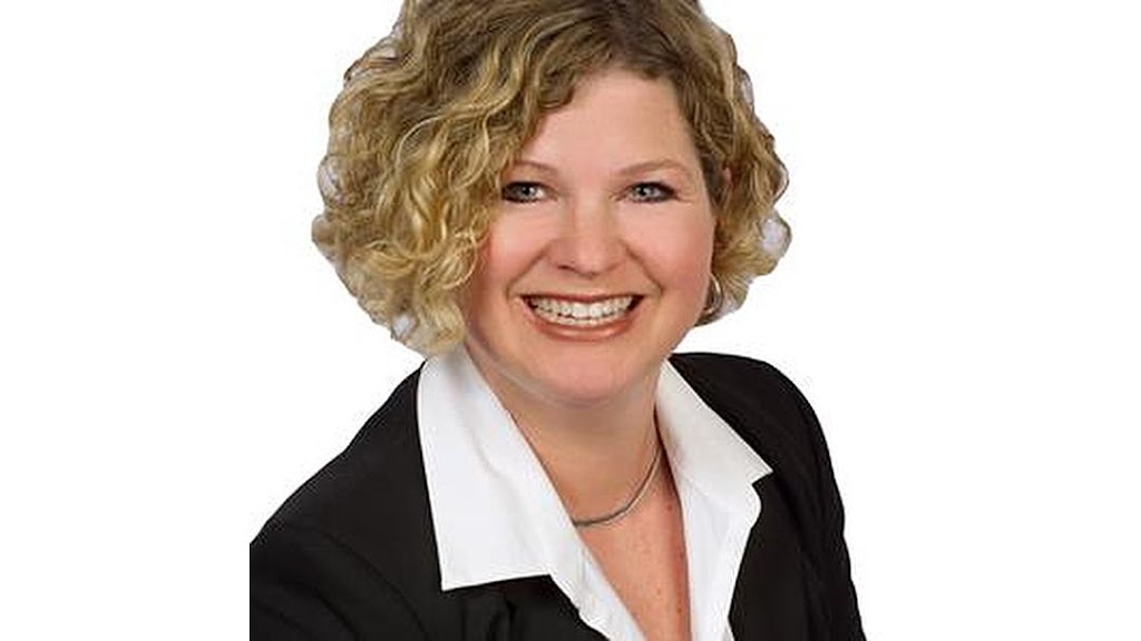 Terri Dixon, RE/MAX Advantage Plus 17850 Kenwood Trail, Lakeville, MN