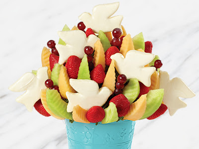 Edible Arrangements | 18900 W Bluemound Rd Suite 107, Brookfield, WI 53045, USA | Phone: (262) 938-3000