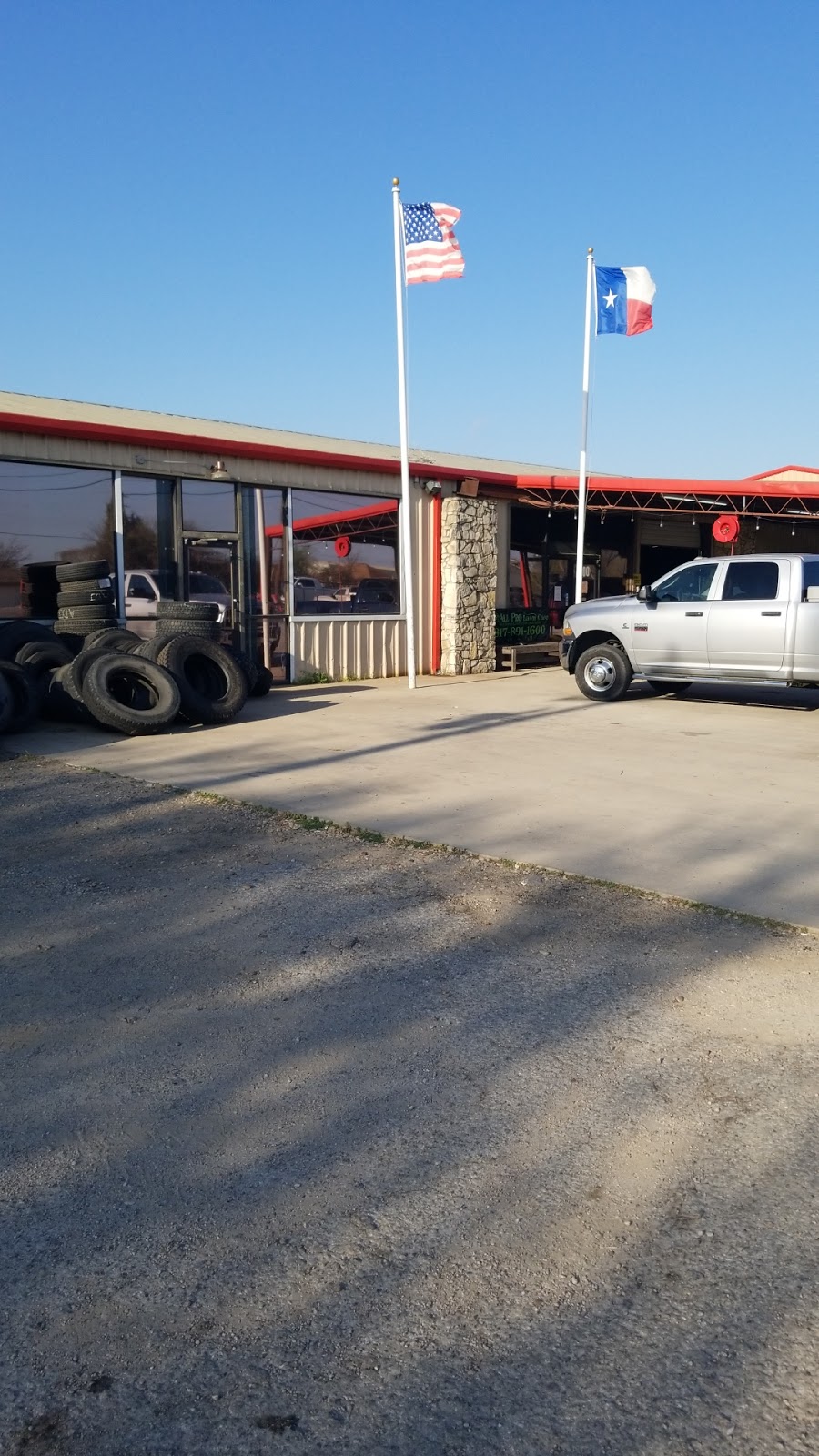 Boyd Tire Shop | 809 E Rock Island Ave, Boyd, TX 76023, USA | Phone: (940) 433-2017