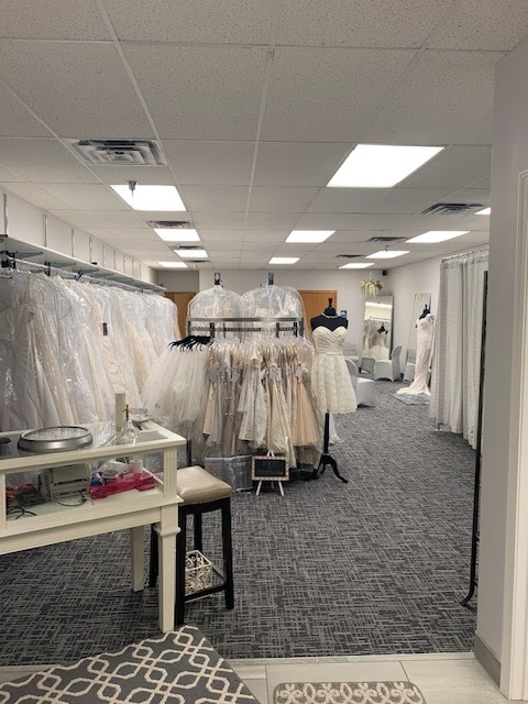 Budget Bridal Outlet | 504 3rd St SE, Osseo, MN 55369, USA | Phone: (763) 220-2319