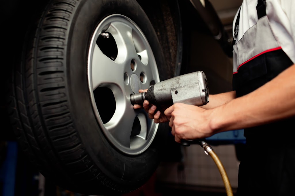 Hot Shot Automotive and Tire | 569 Avenue G, Poteet, TX 78065 | Phone: (210) 663-3577