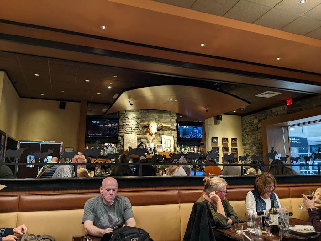 Longhorn Steakhouse | McNamara Terminal, near Gate A66, Detroit Metropolitan Wayne County Airport, Worldgateway Pl, Detroit, MI 48242, USA | Phone: (734) 921-1190