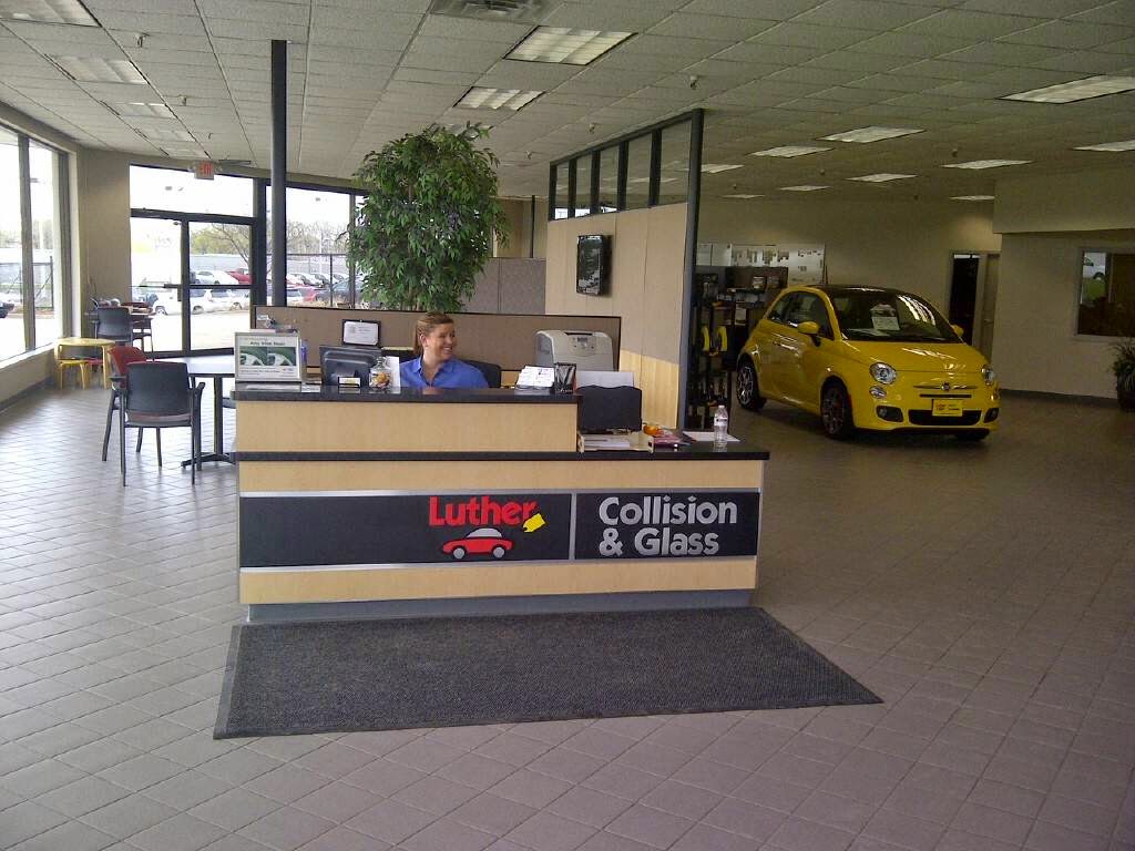 Luther Collision & Glass Plymouth | 9825 56th Ave N, Plymouth, MN 55442, USA | Phone: (612) 284-3673
