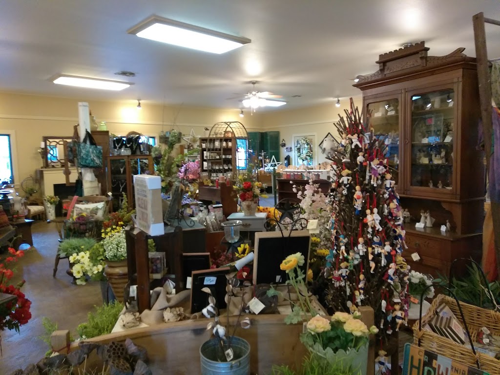 The Flower Shop | 827 N Main St, Boerne, TX 78006, USA | Phone: (830) 816-2042