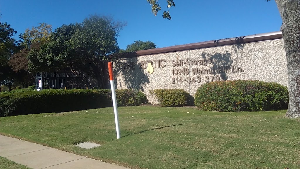 Attic Self Storage | 10949 Walnut Hl Ln, Dallas, TX 75238, USA | Phone: (214) 343-3793