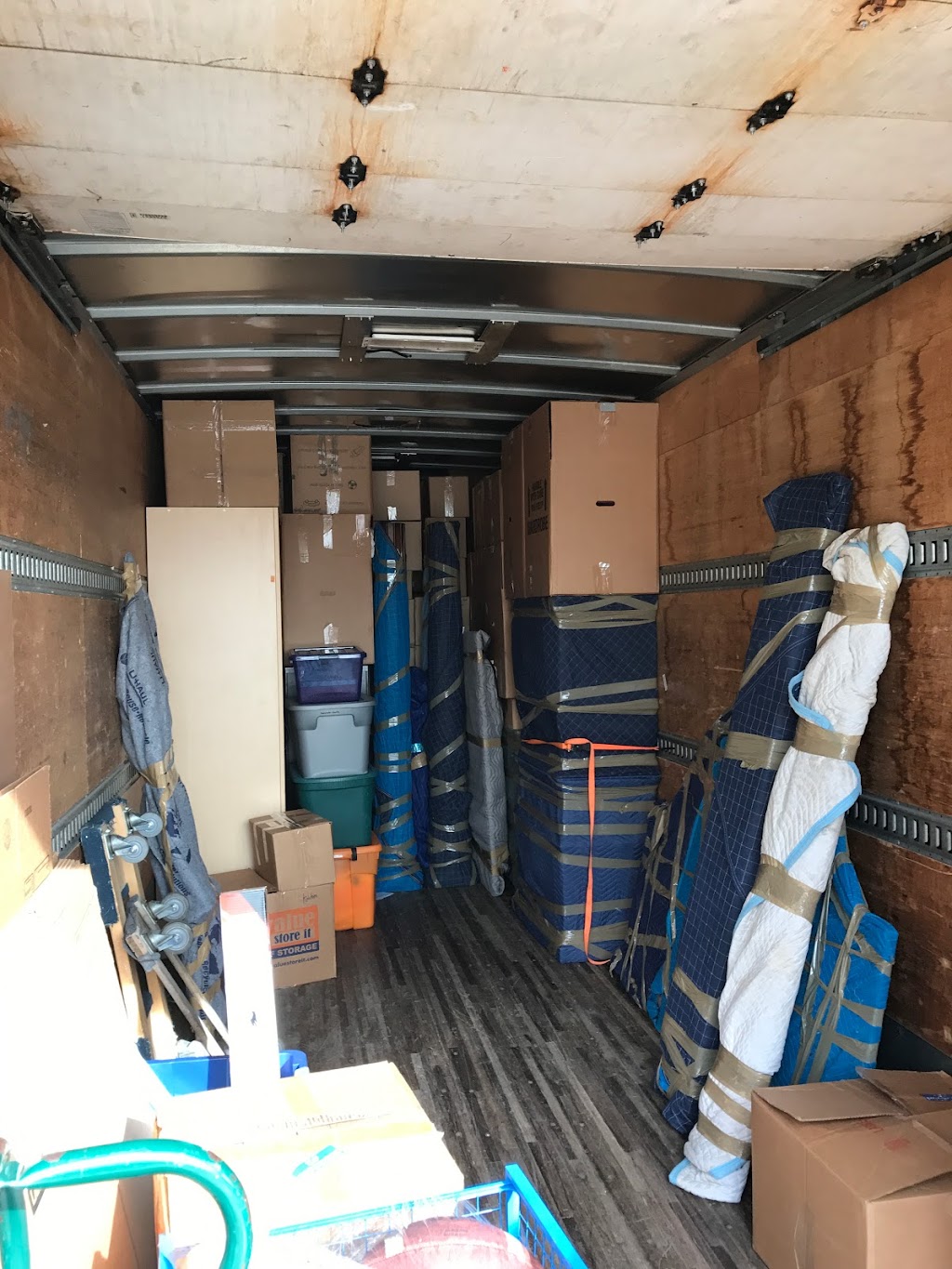 Here To There Movers | 755 Florida Ave S d5, Minneapolis, MN 55416 | Phone: (952) 583-6683