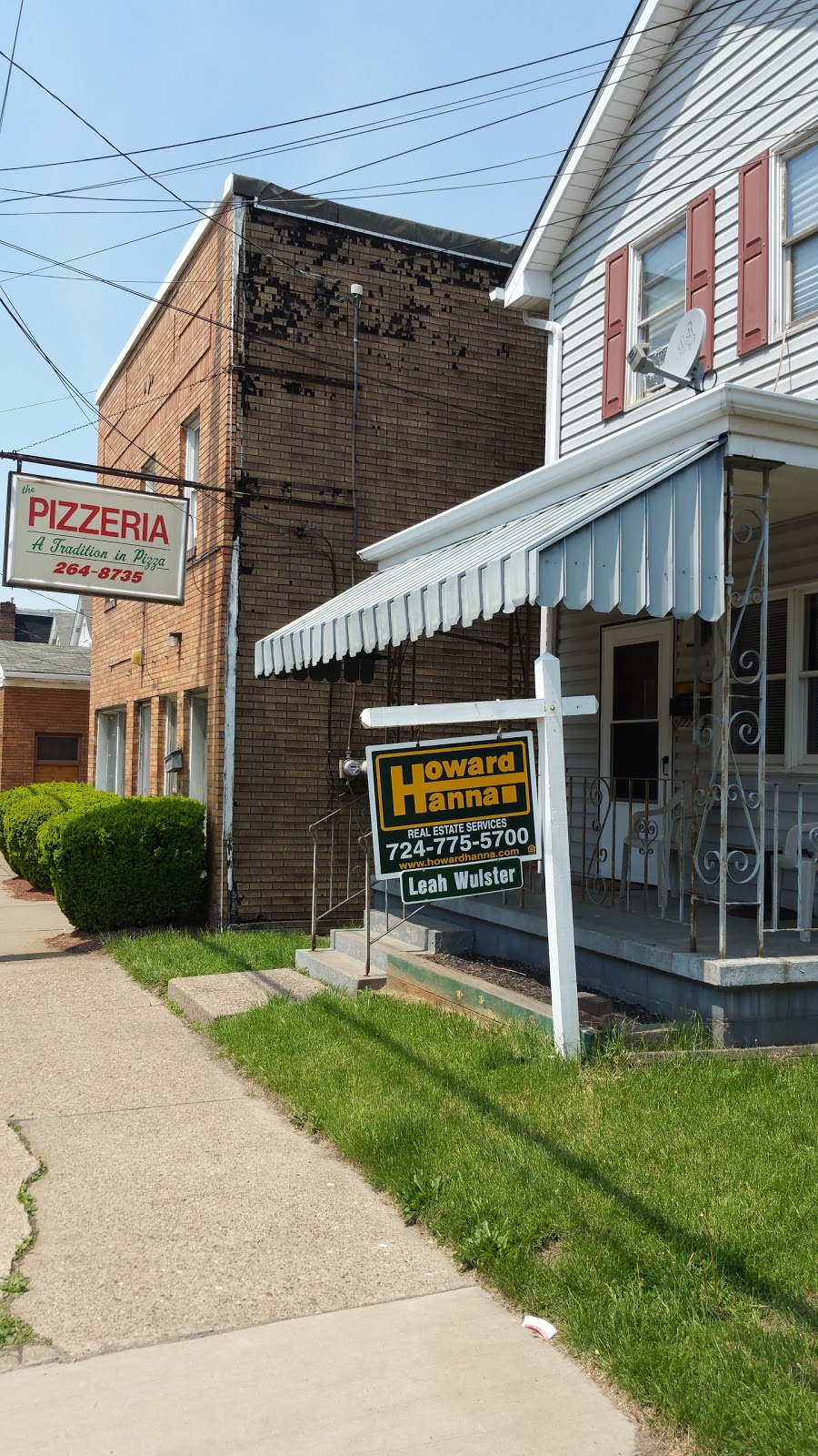 Pizzeria | 1225 4th Ave, Coraopolis, PA 15108, USA | Phone: (412) 264-8735