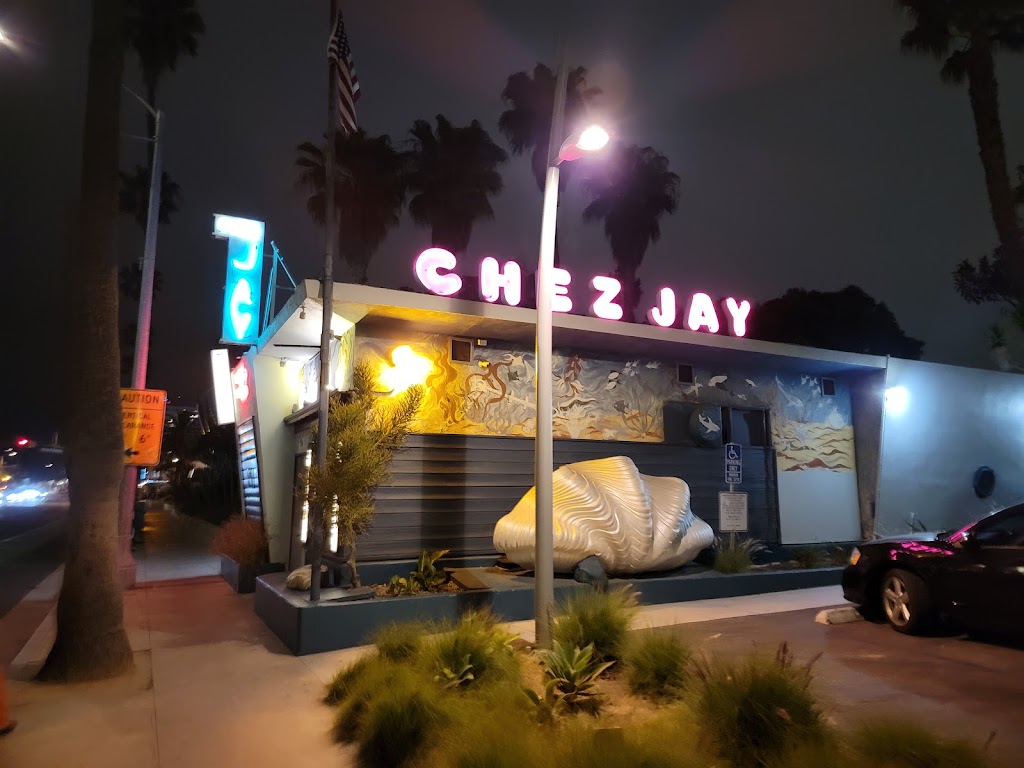 Chez Jay | 1657 Ocean Ave, Santa Monica, CA 90401, USA | Phone: (310) 395-1741