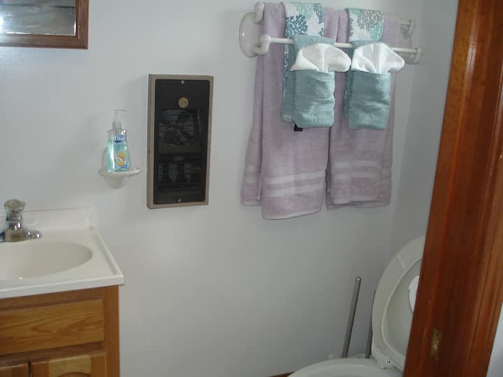 Cozy Crab Cottage | 3 Hillier Rd, Gloucester, MA 01930, USA | Phone: (978) 790-2715