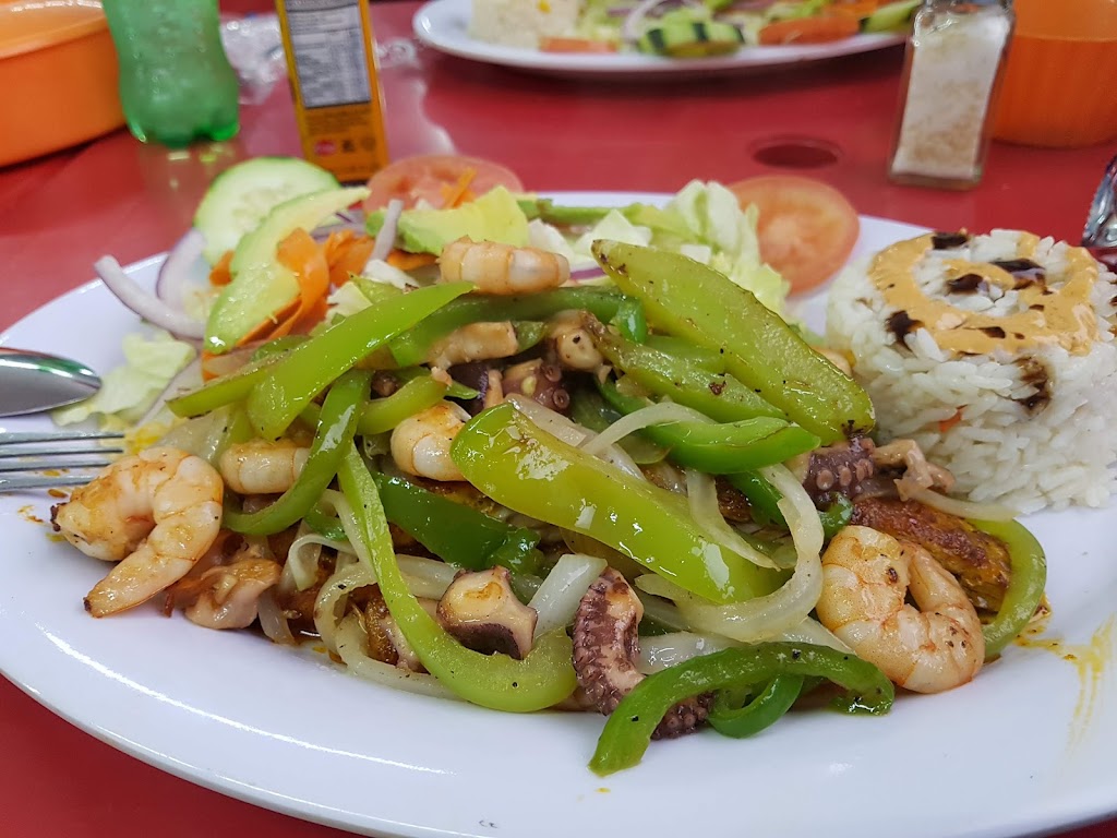 Mariscos El Manuelon | Villa de San Quintín, Villas de Baja California, 22125 Tijuana, B.C., Mexico | Phone: 664 295 6273