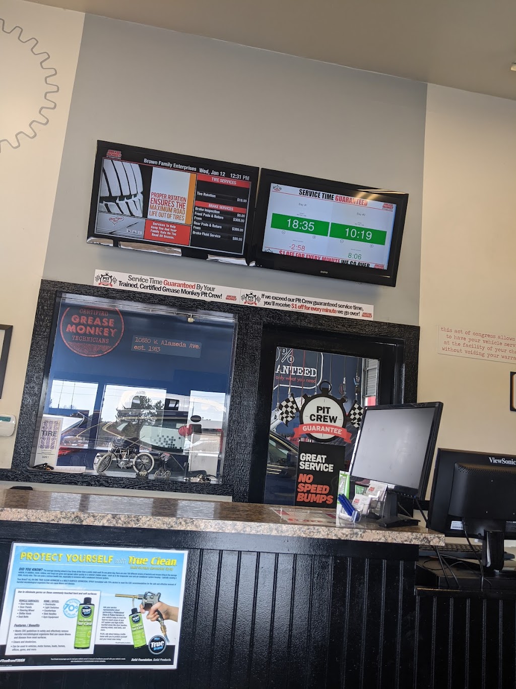 Grease Monkey | 10880 W Alameda Ave, Lakewood, CO 80226, USA | Phone: (303) 986-0110