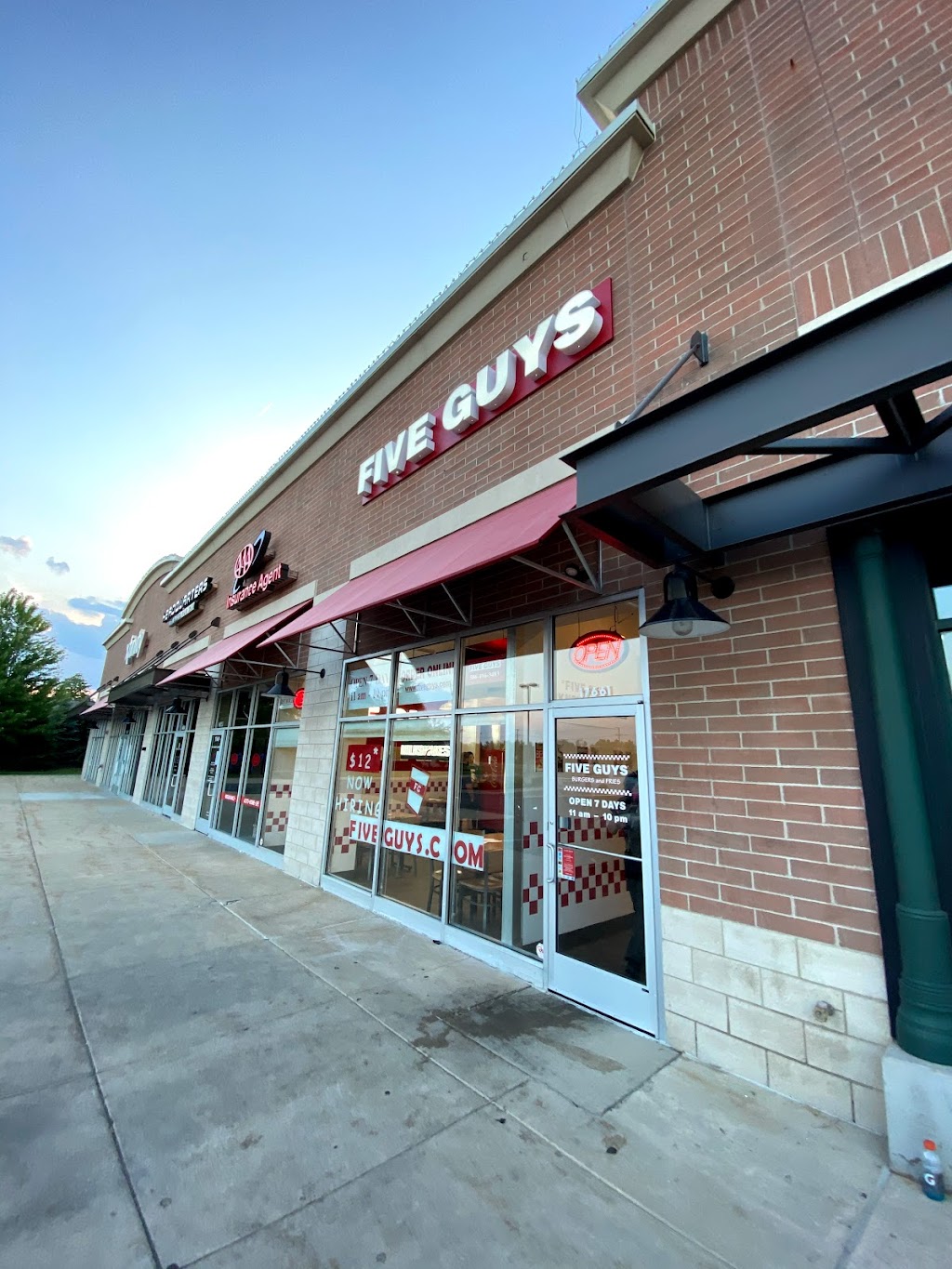 Five Guys | 17661 Hall Street, Macomb, MI 48044, USA | Phone: (586) 416-3483