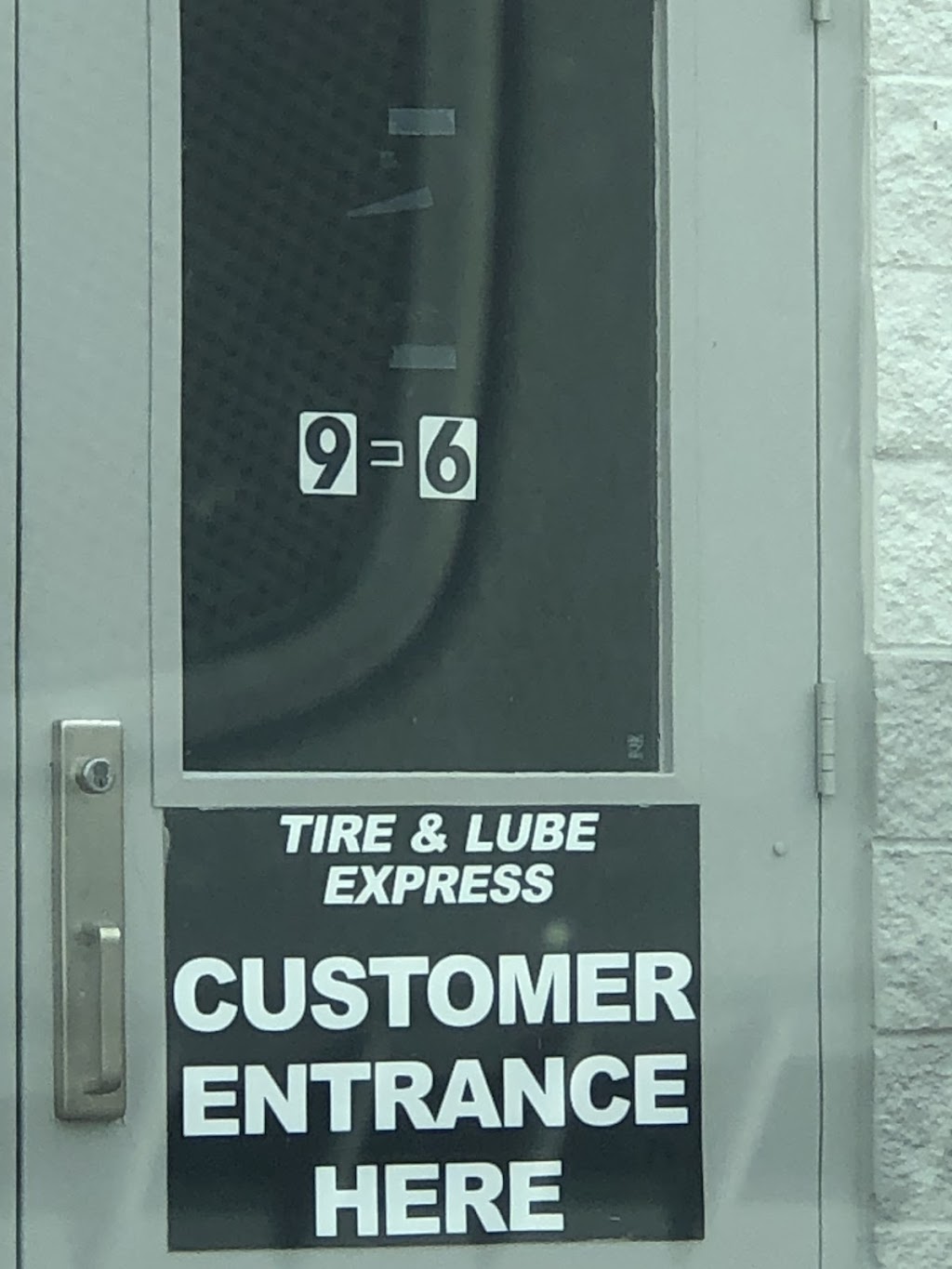 Walmart Auto Care Centers | 5720 College Corner Pike, Oxford, OH 45056, USA | Phone: (513) 524-4940