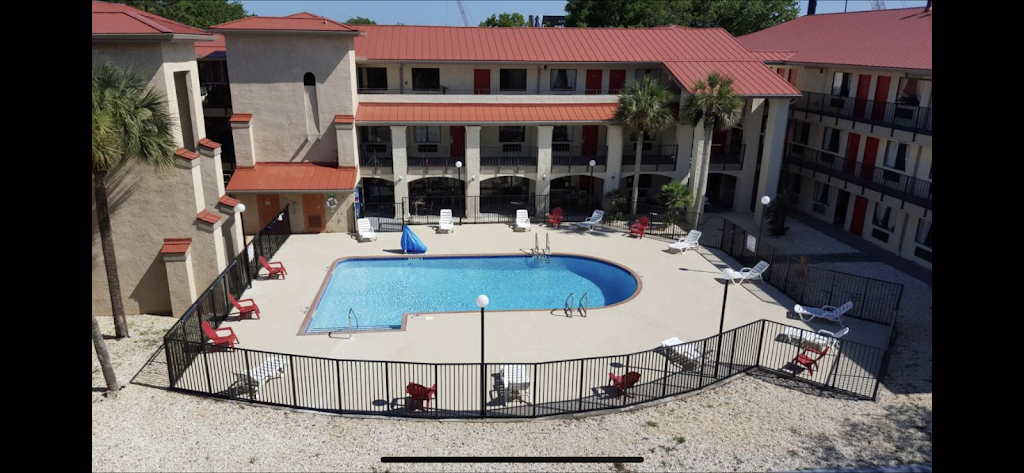 Tricove Inn & Suites | 4300 Salisbury Rd, Jacksonville, FL 32216, USA | Phone: (904) 281-0001