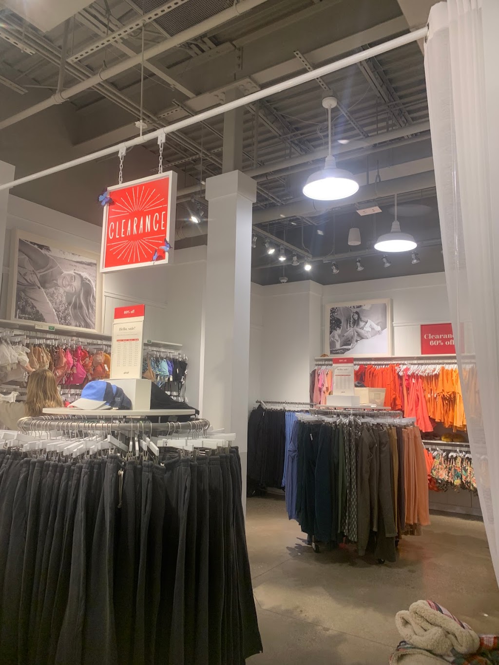 Aerie Outlet | 549 S Chillicothe Rd Suite 470, Aurora, OH 44202, USA | Phone: (330) 954-5230