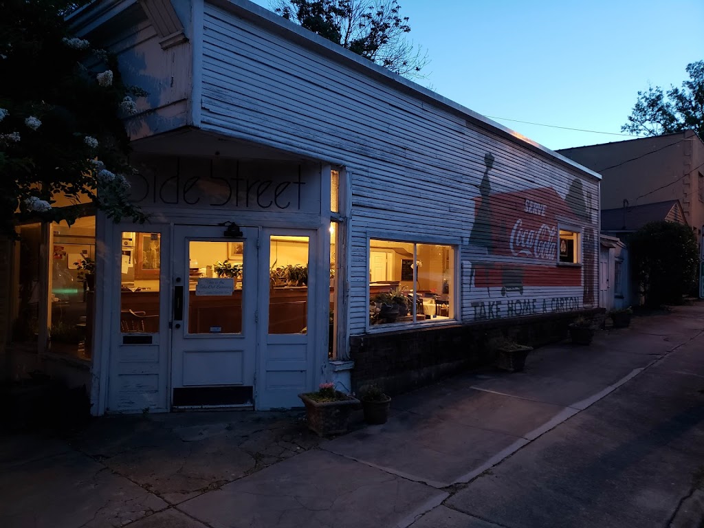 Side Street Restaurant | 225 N Bloodworth St, Raleigh, NC 27601, USA | Phone: (919) 828-4927