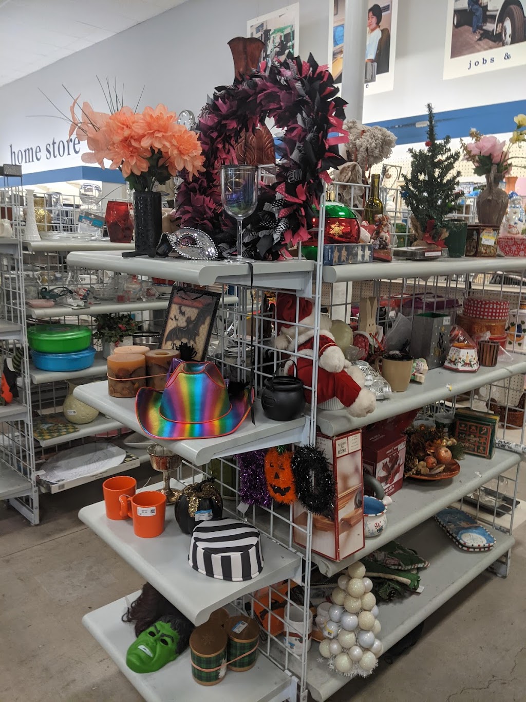 Goodwill Southern California Store & Donation Center | 23615 Sunnymead Boulevard, Moreno Valley, CA 92553, USA | Phone: (951) 485-9240