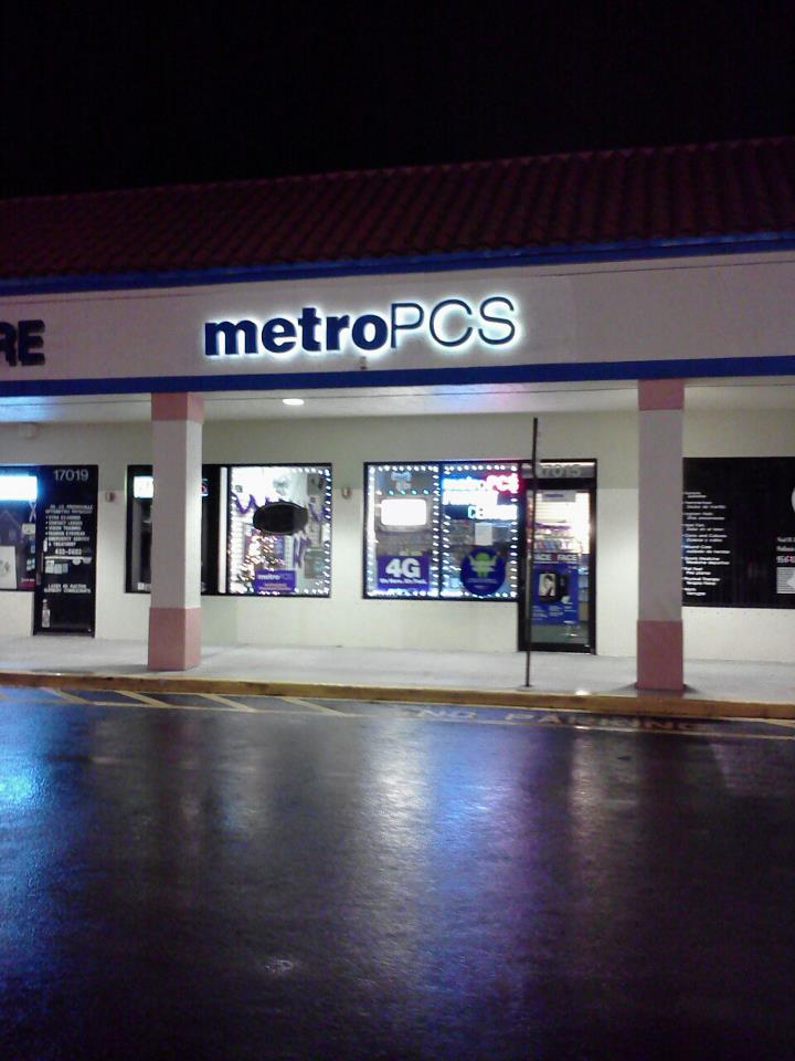 Metro by T-Mobile | 17015 Pines Blvd, Pembroke Pines, FL 33027, USA | Phone: (954) 392-1710